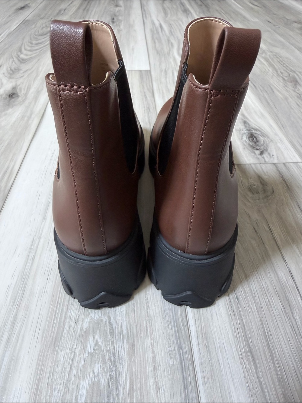 Coach CM588 Brown Leather Chelsea Lug Boots Women’s 7B - Picture 5 of 10